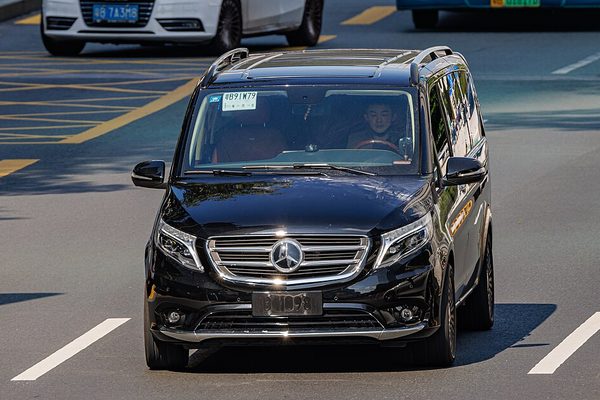 Mercedes-Benz Vito or similar